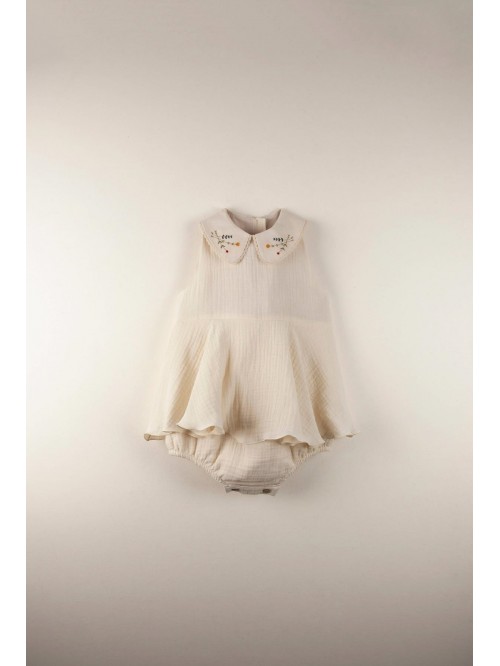 Mod.7.4 Off white romper suit with embroidered col...
